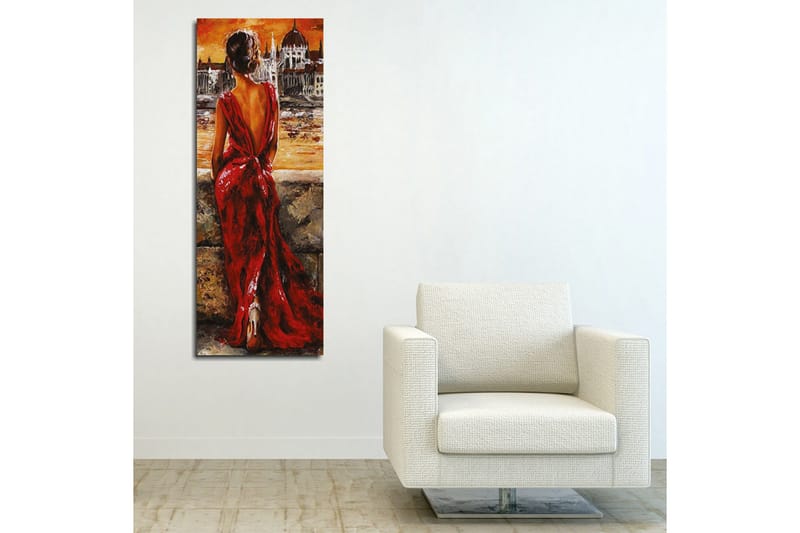 Canvas-taulu 30x80 cm - Punamekkoinen nainen katsoo kaupunkia auringonlaskun aikaan - Punainen / Oranssi / Beige - Sisustustuotteet - Taulu & taide - Canvas-taulu
