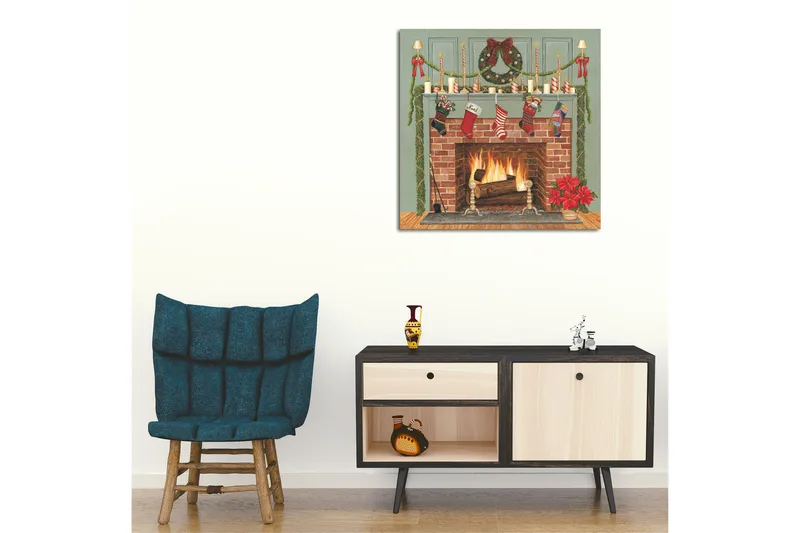 Canvas-taulu 45x45 cm - Joulukoristeita takan ääressä sukkien ja kynttilöiden kera - Punainen / Vihreä / Ruskea - Sisustustuotteet - Taulu & taide - Canvas-taulu