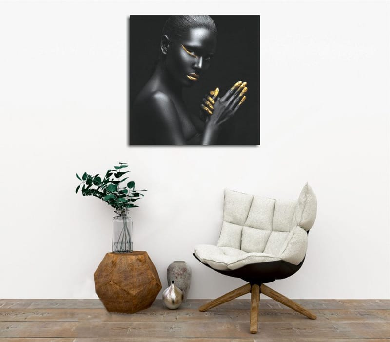 Canvas-taulu 45x45 cm - Muotokuva mustaihoisesta naisesta, jolla on kultaiset yksityiskohdat, Musta / Kulta