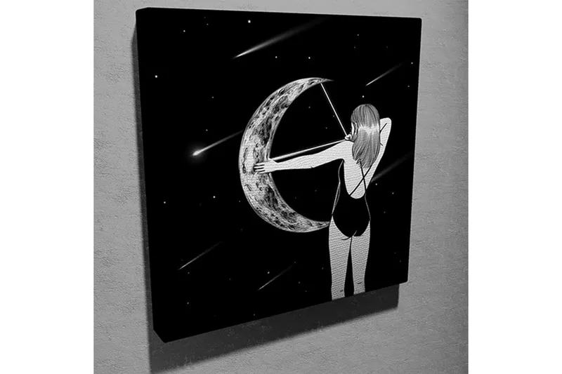 Canvas-taulu 45x45 cm - Nainen ampuu nuolta kuuhun - Musta / Harmaa / Valkoinen - Sisustustuotteet - Taulu & taide - Canvas-taulu