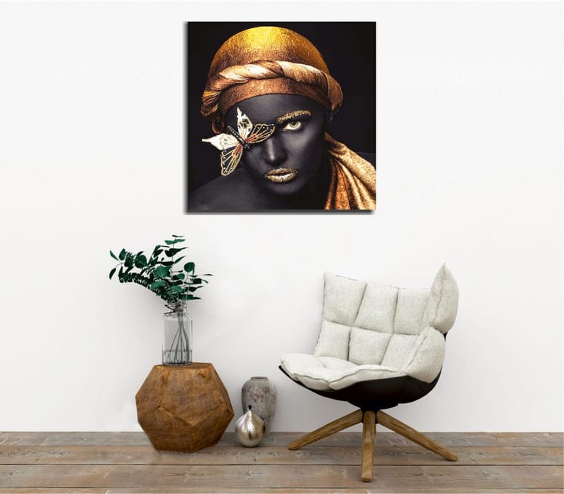 Canvas-taulu 45x45 cm - Naisen muotokuva kultaisilla yksityiskohdilla ja perhosella kasvoillaan, Musta / Kulta / Ruskea