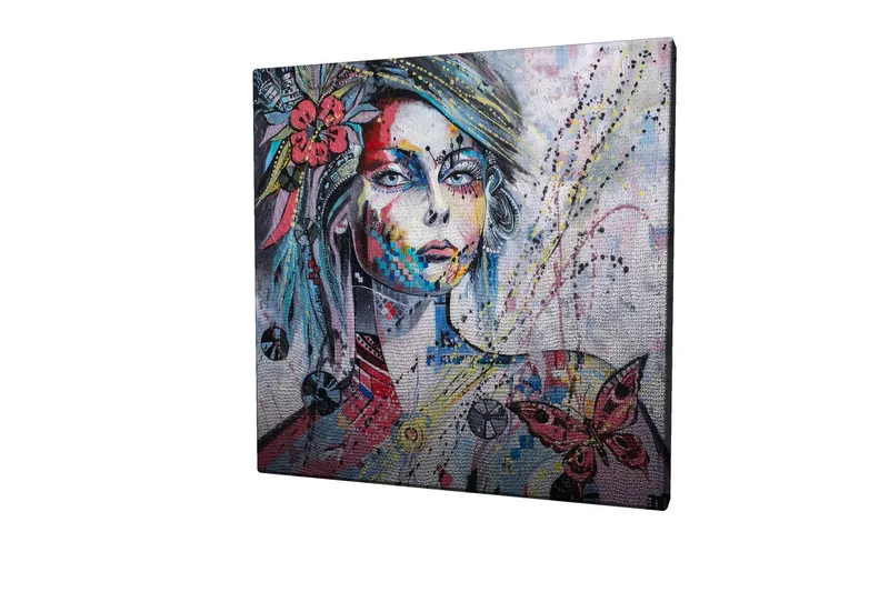 Canvas-taulu 45x45 cm - Naisen muotokuva värikkäillä yksityiskohdilla ja perhosilla - Vaaleanpunainen / Sininen / Vihreä - Sisustustuotteet - Taulu & taide - Canvas-taulu