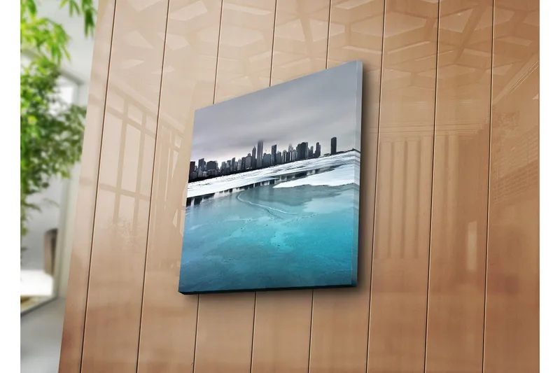 Canvas-taulu 45x45 cm - Rannikko jäätyneillä järvillä ja taustalla kaupunkisiluetti - Jäänsininen / Harmaa / Valkoinen - Sisustustuotteet - Taulu & taide - Canvas-taulu
