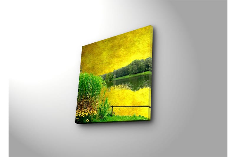 Canvas-taulu 45x45 cm - Rehevä järvimaisema vihreällä kasvillisuudella ja kukilla etualalla - Keltainen / Vihreä - Sisustustuotteet - Taulu & taide - Canvas-taulu