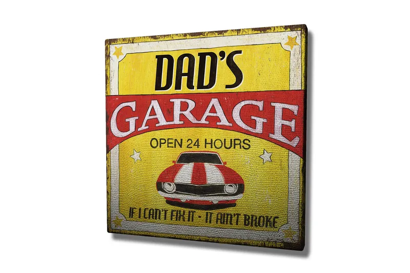 Canvas-taulu 45x45 cm - Retrokyltti punavalkoraidallisella autolla, Punainen / Keltainen / Valkoinen