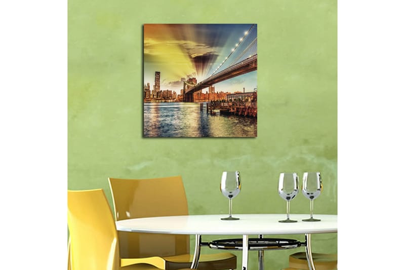 Canvas-taulu 45x45 cm - Silta kimmeltävän veden pinnan yli, taustalla kaupungin siluetti - Kulta / Sininen / Vihreä - Sisustustuotteet - Taulu & taide - Canvas-taulu