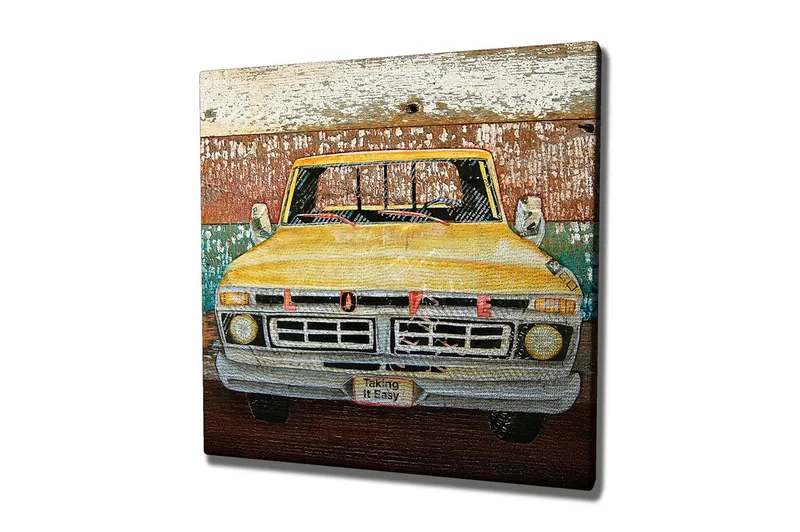 Canvas-taulu 45x45 cm - Vanha keltainen lava-auto rakkausviestillä, Keltainen / Ruskea / Vihreä