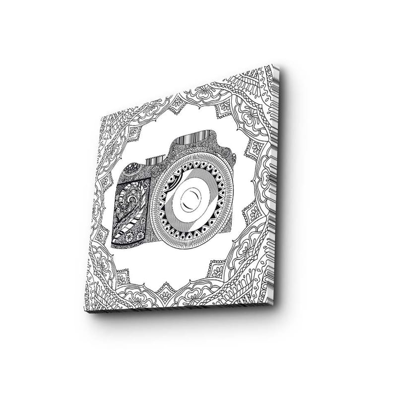 Canvas-taulu 45x45 cm - Yksityiskohtainen kuva kamerasta koristekuvioiden ympäröimänä, Musta / Valkoinen