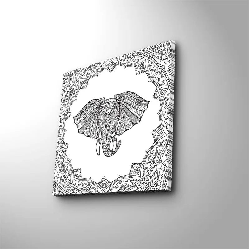 Canvas-taulu 45x45 cm - Yksityiskohtainen kuva norsusta koristekuvioiden ympäröimänä, Musta / Valkoinen