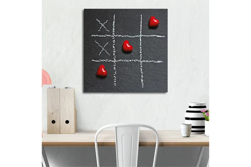 Canvas-taulu 45x45 cm - Pelilauta kolmelle rivissä, sydänpalikat pelinappuloina - Punainen / Valkoinen / Musta - Sisustustuotteet - Taulu & taide - Canvas-taulu