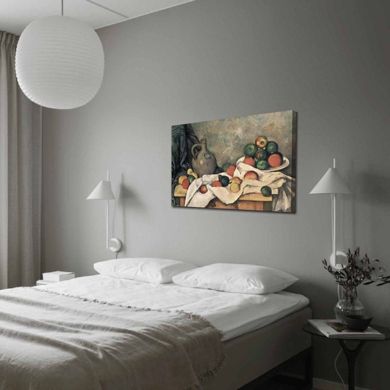 Canvas taulu 70x100 cm - Asetelma hedelmillä ja keraamisella kannulla pöydällä, Vihreä / Punainen / Beige