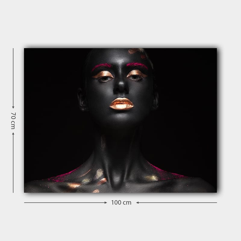 Canvas taulu 70x100 cm - Dramaattinen muotokuva naisesta mustalla vartalomaalilla ja kultaisilla yksityiskohdilla - Musta / Kulta / Vaaleanpunainen - Sisustustuotteet - Taulu & taide - Canvas-taulu
