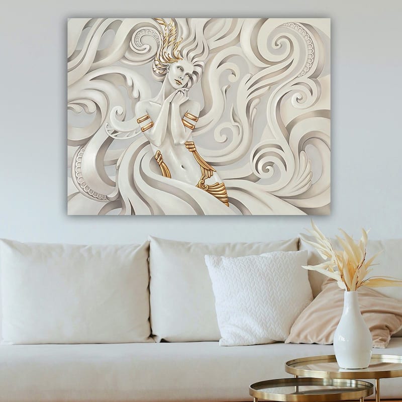 Canvas taulu 70x100 cm - Elegantti nainen hulmuavilla hiuksilla, koristeellisten pyörteiden ja kuvioiden ympäröimänä - Valkoinen / Kulta / Harmaa - Sisustustuotteet - Taulu & taide - Canvas-taulu