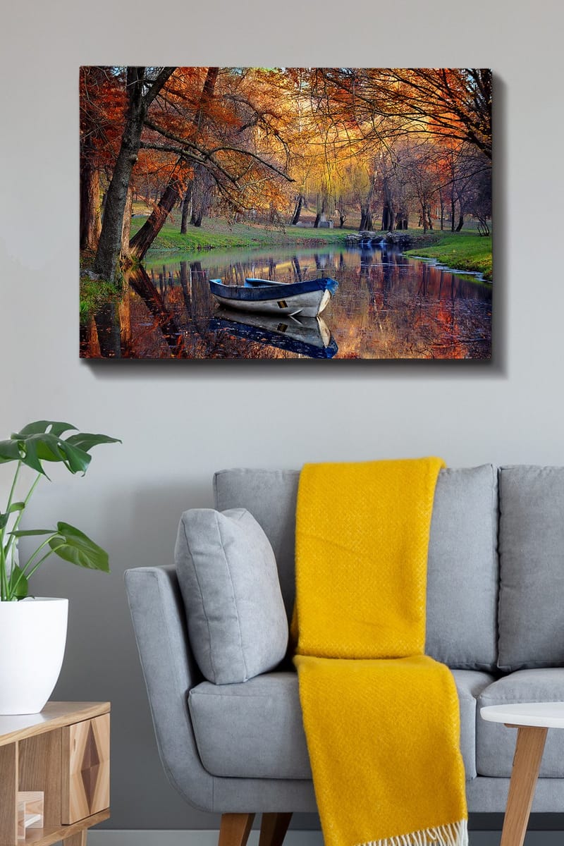 Canvas taulu 70x100 cm - Hiljainen vene peilimäisellä järvellä syksyn väreissä - Oranssi / Sininen / Vihreä - Sisustustuotteet - Taulu & taide - Canvas-taulu