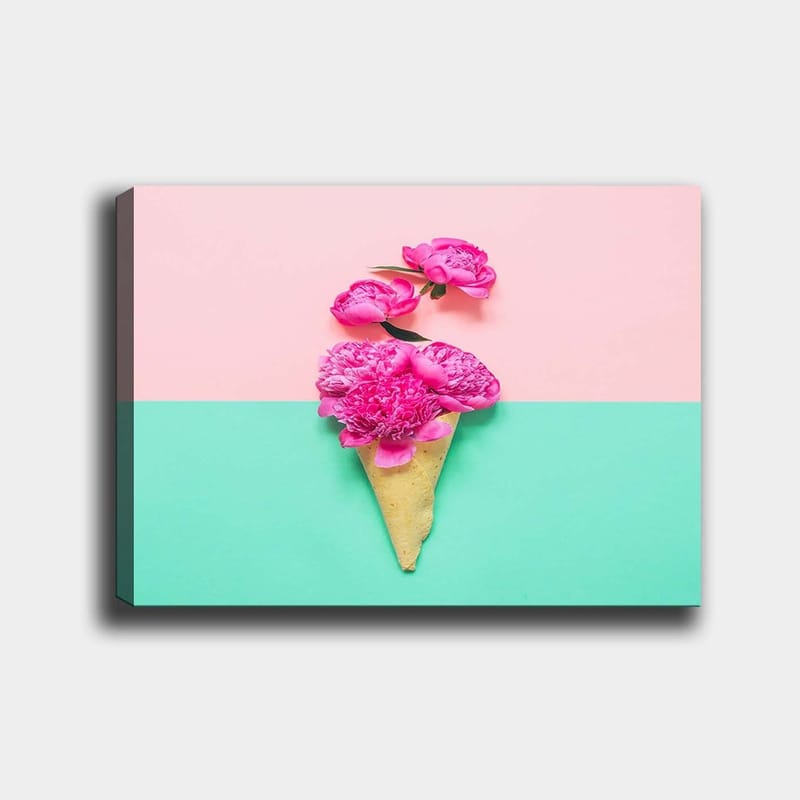 Canvas taulu 70x100 cm - Jäätelötötterö, koristeltu vaaleanpunaisilla kukilla, Vaaleanpunainen / Mintunvihreä / Beige
