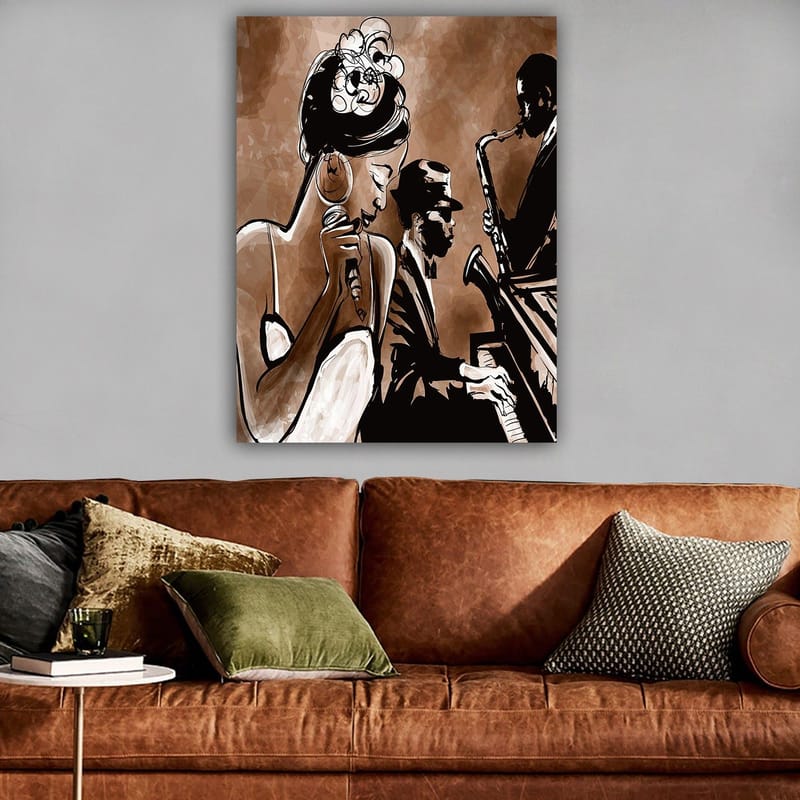 Canvas taulu 70x100 cm - Jazzlaulaja esittää kappaleen muusikoiden soidessa taustalla - Ruskea / Musta / Valkoinen - Sisustustuotteet - Taulu & taide - Canvas-taulu