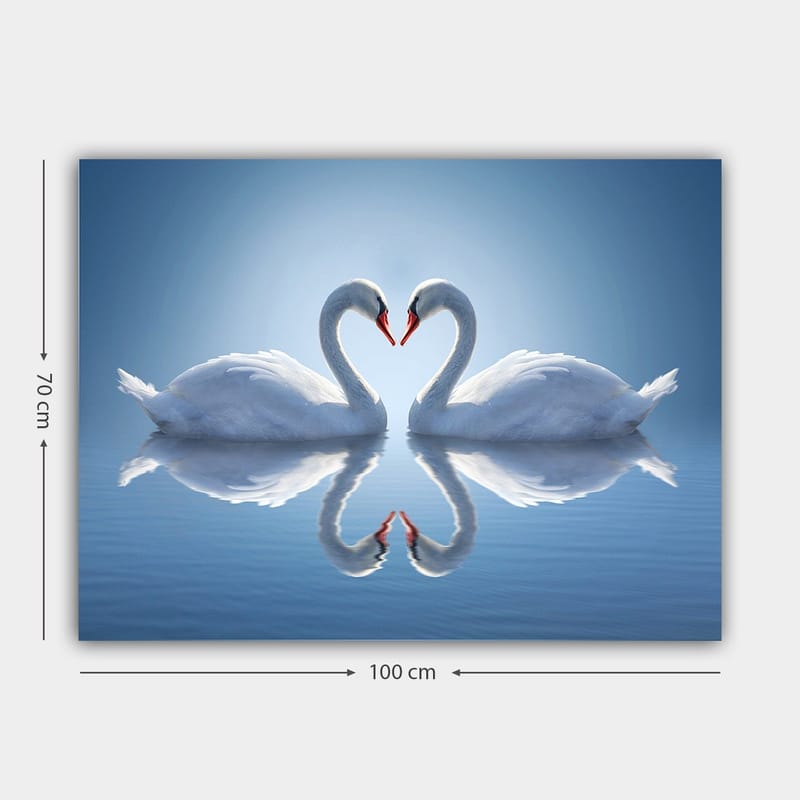 Canvas taulu 70x100 cm - Kaksi joutsenta muodostaa sydämen, joiden kaulat ovat peilikuvana vedessä - Valkoinen / Punainen / Sininen - Sisustustuotteet - Taulu & taide - Canvas-taulu