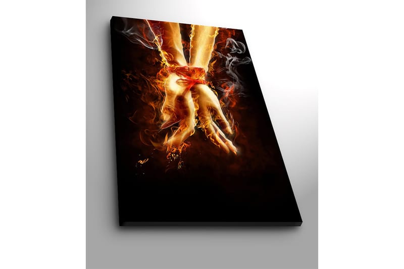 Canvas taulu 70x100 cm - Kaksi kättä sidottu yhteen punaisella nauhalla, tulen ja savun ympäröimänä - Oranssi / Punainen / Beige - Sisustustuotteet - Taulu & taide - Canvas-taulu