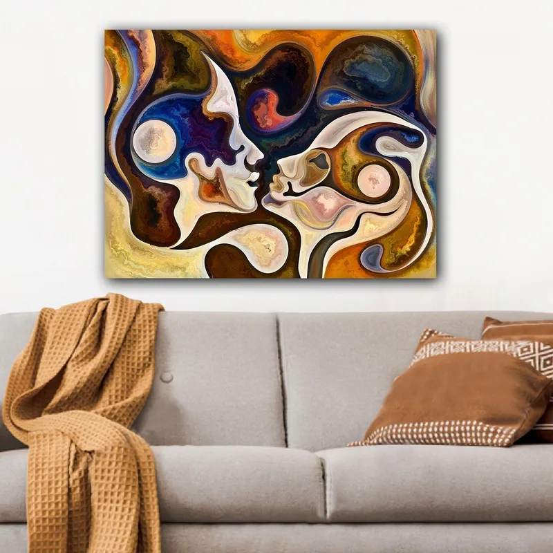 Canvas taulu 70x100 cm - Kaksi kasvoa kohtaavat intiimissä suudelmassa abstraktien muotojen ja värien ympäröimänä, Tummansininen / Ruskea / Beige