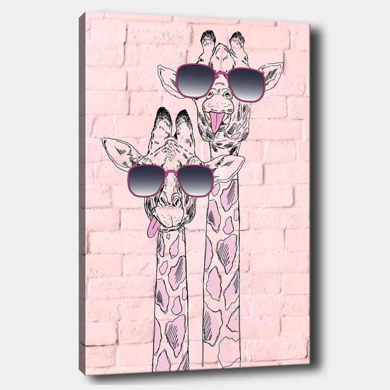 Canvas taulu 70x100 cm - Kaksi kirahvia aurinkolaseineen, jotka erottuvat leikkisillä ilmeillään, Vaaleanpunainen / Musta / Valkoinen