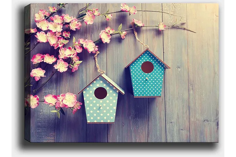 Canvas taulu 70x100 cm - Kaksi linnunpönttöä oksalla, taustalla kukkia - Vaaleanpunainen / Turkoosi - Sisustustuotteet - Taulu & taide - Canvas-taulu