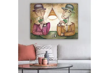 Canvas taulu 70x100 cm - Kaksi miestä pelaa korttia lampun alla savukkeet suussaan ja keskittynyt ilme - Violetti / Vihreä / Beige - Sisustustuotteet - Taulu & taide - Canvas-taulu