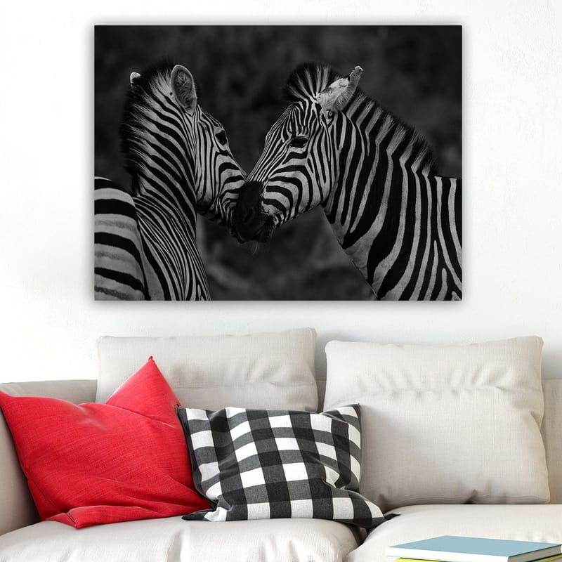 Canvas taulu 70x100 cm - Kaksi seepraa lähellä toisiaan ja osoittavat yhteenkuuluvuuttaan - Musta / Valkoinen - Sisustustuotteet - Taulu & taide - Canvas-taulu