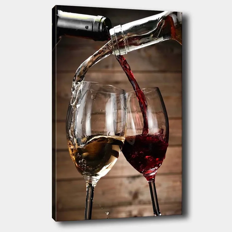 Canvas taulu 70x100 cm - Kaksi viinilasia maljoja kaadettaessa valko- ja punaviiniä, Kulta / Punainen