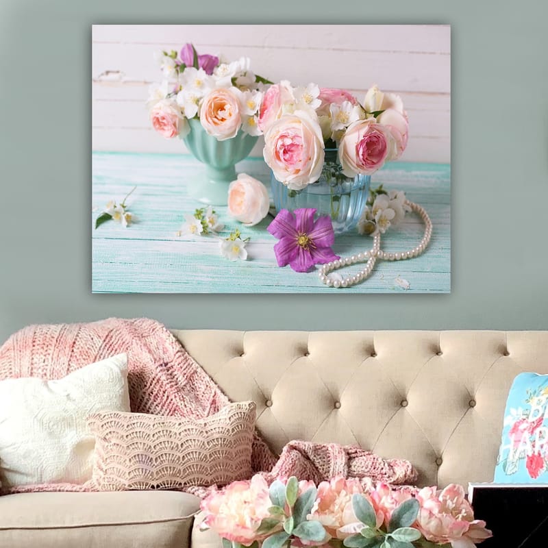 Canvas taulu 70x100 cm - Kauniita kukkia pastellisävyisissä maljoissa romanttisella tunnelmalla - Vaaleanpunainen / Mintunvihreä / Violetti - Sisustustuotteet - Taulu & taide - Canvas-taulu