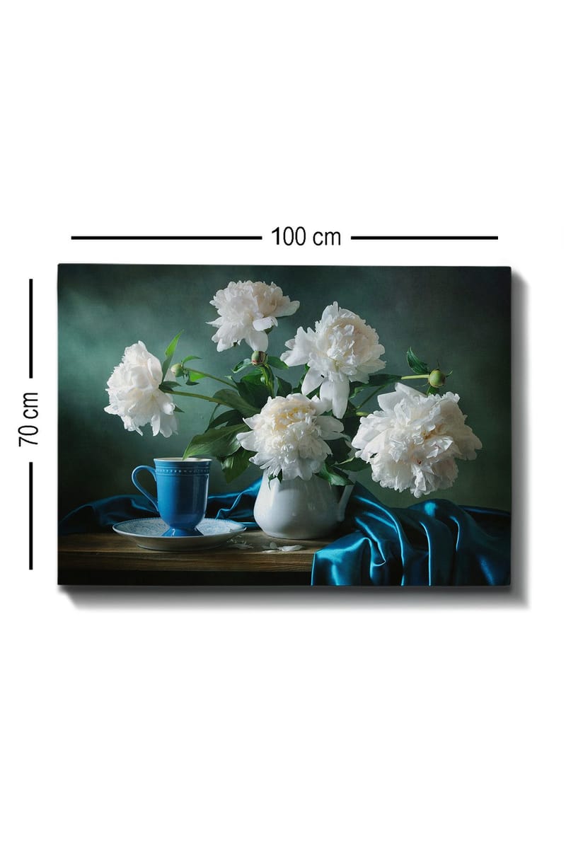 Canvas taulu 70x100 cm - Kaunis asetelma, jossa valkoiset pionit maljakossa ja sininen kuppi pöydällä - Valkoinen / Sininen / Vihreä - Sisustustuotteet - Taulu & taide - Canvas-taulu
