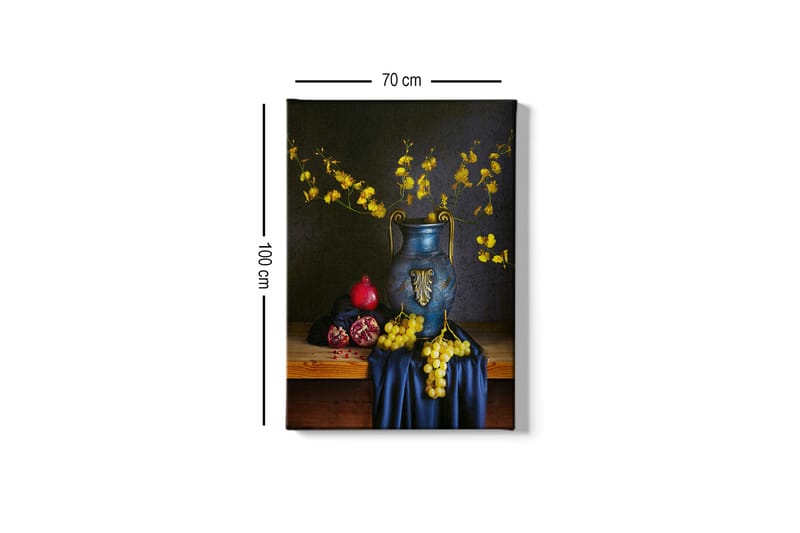 Canvas taulu 70x100 cm - Kaunis asetelma sinisellä maljakolla, joka on täynnä keltaisia kukkia ja hedelmiä, kuten granaattiomenaa ja viinirypäleitä - Sininen / Keltainen / Punainen - Sisustustuotteet - Taulu & taide - Canvas-taulu