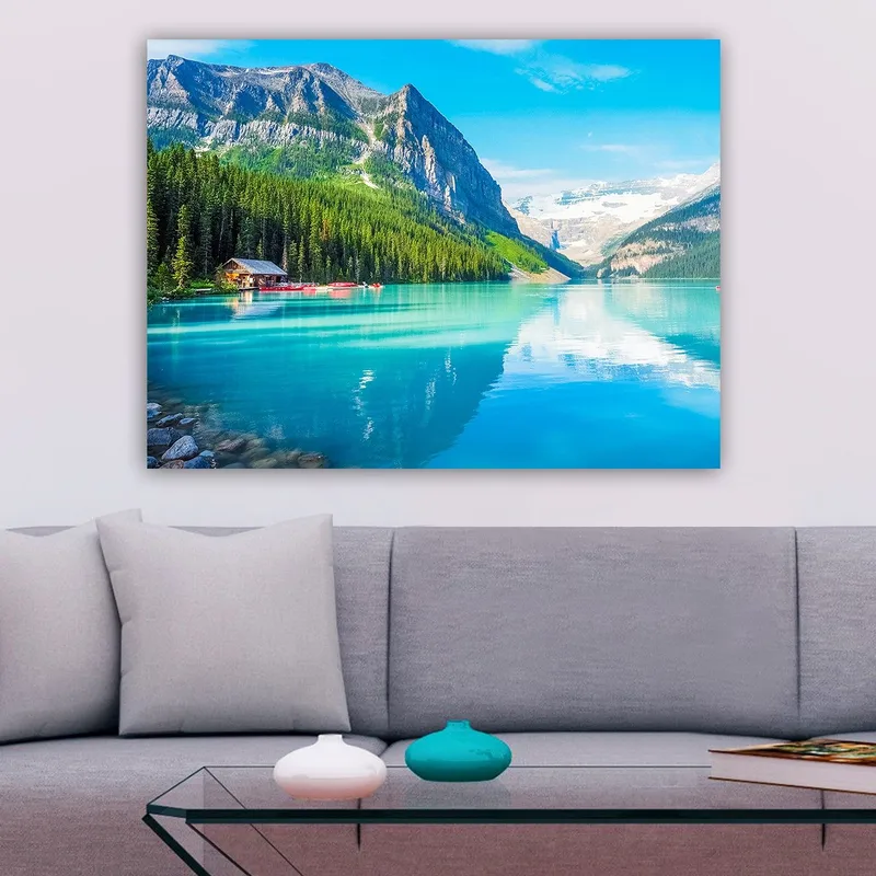 Canvas taulu 70x100 cm - Kaunis järvi majesteettisten vuorten ja tiheän vehreyden ympäröimänä - Turkoosi / Vihreä / Sininen - Sisustustuotteet - Taulu & taide - Canvas-taulu