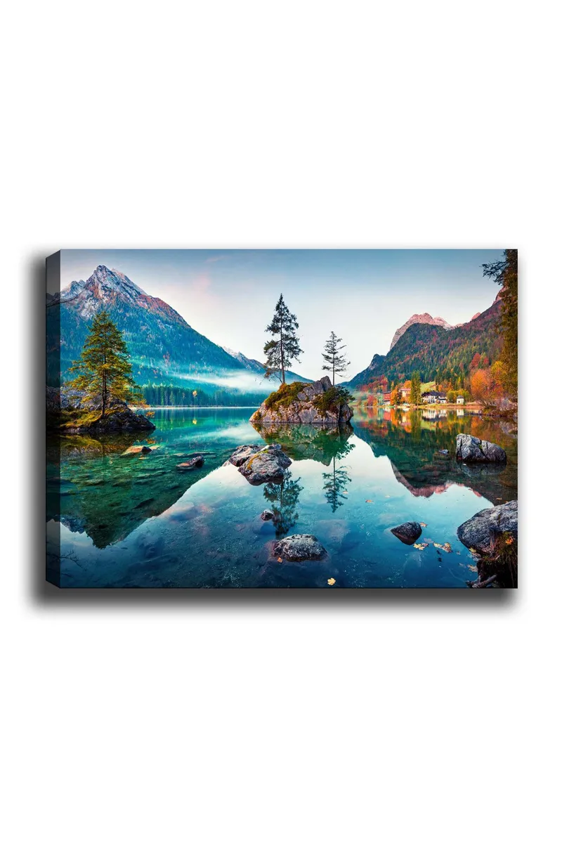 Canvas taulu 70x100 cm - Kaunis järvimaisema, jossa vuoret ja puut heijastuvat tyynessä vedessä, Vihreä / Sininen / Ruskea