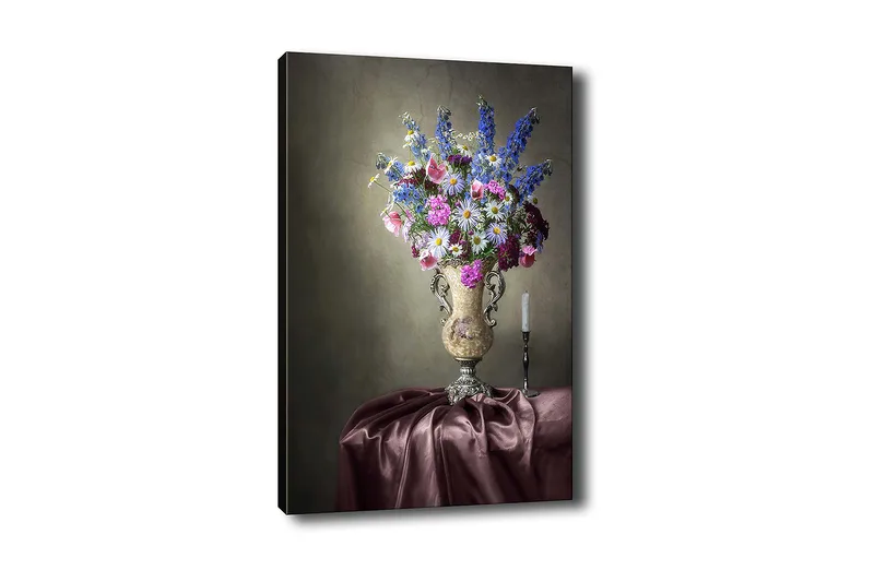 Canvas taulu 70x100 cm - Kaunis kimppu värikkäitä kukkia elegantissa maljakossa, Violetti / Vaaleanpunainen / Sininen