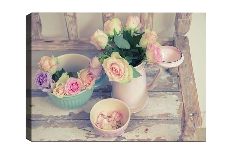 Canvas taulu 70x100 cm - Kaunis kokoelma ruusuja pastelliväreissä kannusta ja kulhoista - Vaaleanpunainen / Vihreä / Vaaleansininen - Sisustustuotteet - Taulu & taide - Canvas-taulu