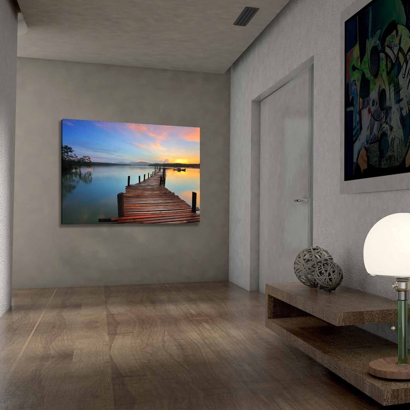 Canvas taulu 70x100 cm - Kaunis laituri tyynen järven yllä auringonlaskun aikaan - Sininen / Oranssi / Ruskea - Sisustustuotteet - Taulu & taide - Canvas-taulu