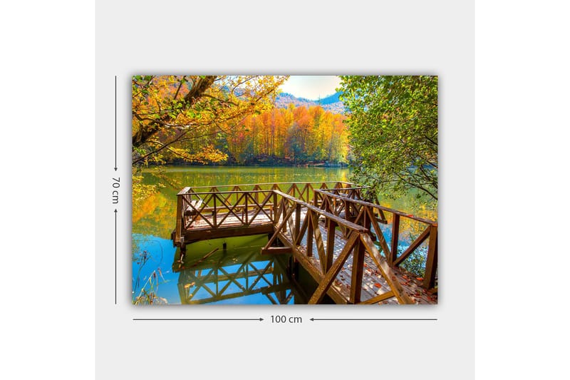 Canvas taulu 70x100 cm - Kaunis laituri peilimäisen järven rannalla syksyn väristen puiden ympäröimänä - Kulta / Vihreä / Ruskea - Sisustustuotteet - Taulu & taide - Canvas-taulu