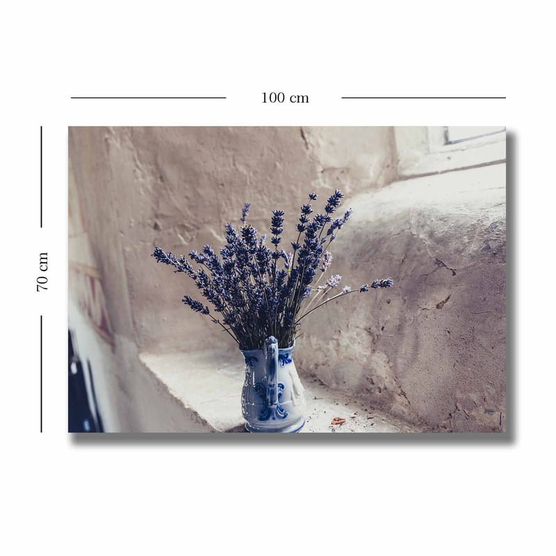 Canvas taulu 70x100 cm - Kaunis maljakko laventelin kukilla ikkunalaudalla - Violetti / Sininen / Harmaa - Sisustustuotteet - Taulu & taide - Canvas-taulu