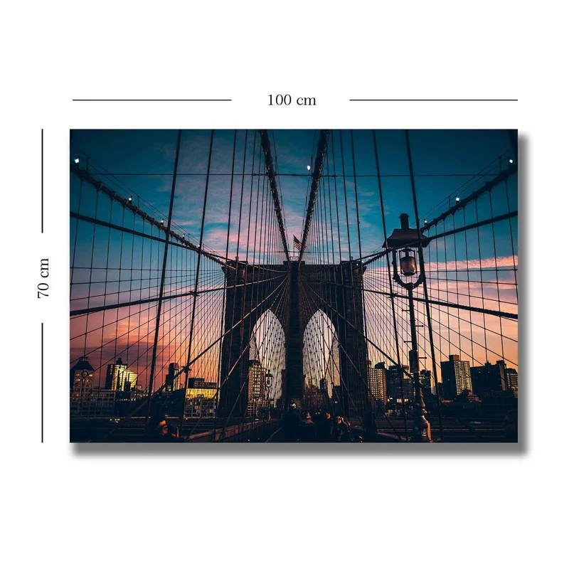 Canvas taulu 70x100 cm - Kaunis näkymä Brooklynin sillalle dramaattisella taivaalla hämärässä - Tummansininen / Vaaleanpunainen / Harmaa - Sisustustuotteet - Taulu & taide - Canvas-taulu