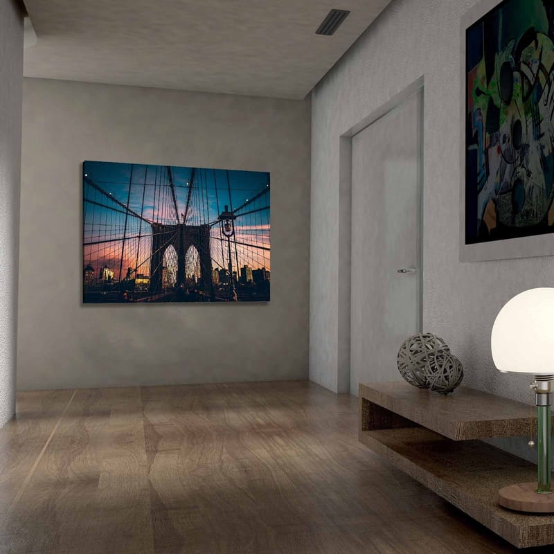 Canvas taulu 70x100 cm - Kaunis näkymä Brooklynin sillalle dramaattisella taivaalla hämärässä - Tummansininen / Vaaleanpunainen / Harmaa - Sisustustuotteet - Taulu & taide - Canvas-taulu