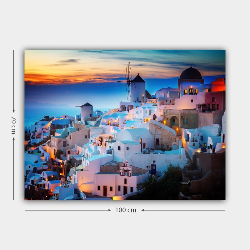 Canvas taulu 70x100 cm - Kaunis näkymä kreikkalaisen kylän valkoisista taloista auringonlaskun aikaan - Valkoinen / Sininen / Oranssi - Sisustustuotteet - Taulu & taide - Canvas-taulu
