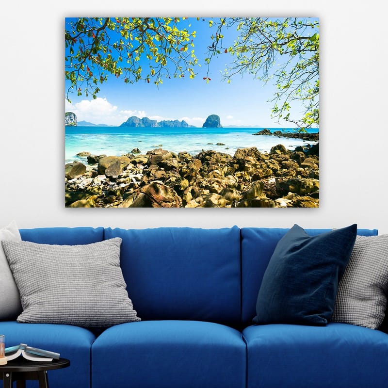 Canvas taulu 70x100 cm - Kaunis rantamaisema kivine, kirkkaan turkoosin vesi ja sininen taivas - Turkoosi / Sininen / Vihreä - Sisustustuotteet - Taulu & taide - Canvas-taulu