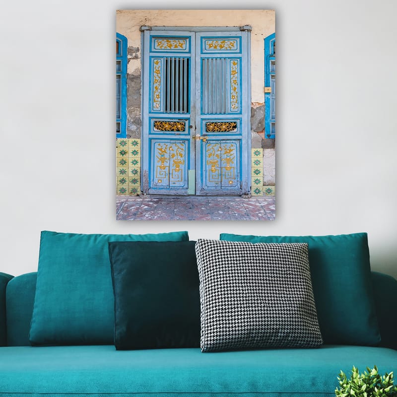 Canvas taulu 70x100 cm - Kaunis sininen ovi kultaisilla yksityiskohdilla ja koristeellisilla kuvioilla - Sininen / kulta - Sisustustuotteet - Taulu & taide - Canvas-taulu