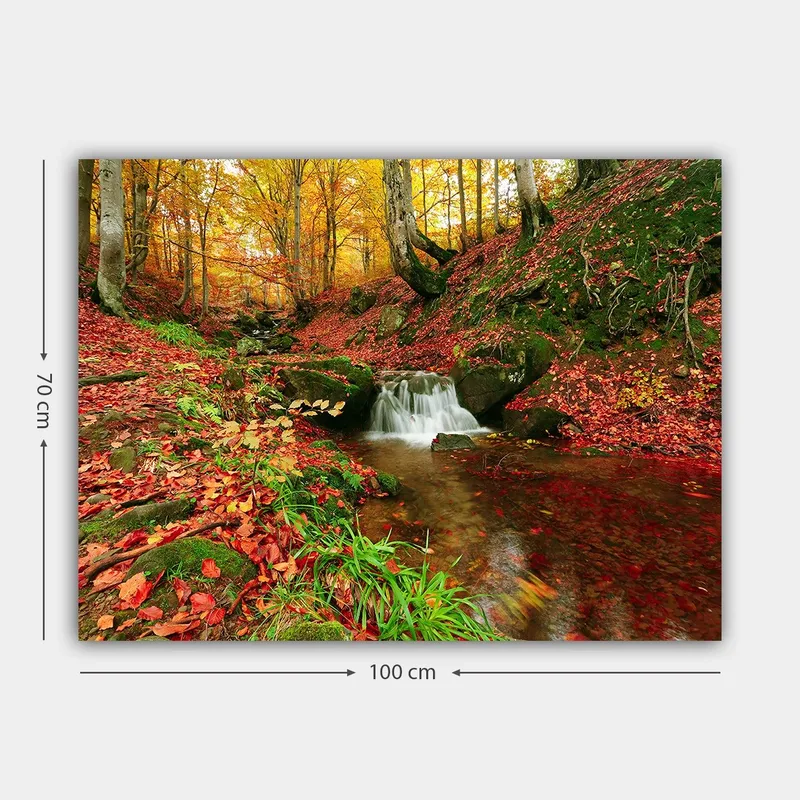 Canvas taulu 70x100 cm - Kaunis syysmaisema väreilevällä purolla, jota ympäröivät värikkäät lehtipuut - Oranssi / Punainen / Vihreä - Sisustustuotteet - Taulu & taide - Canvas-taulu