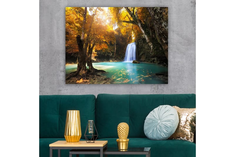 Canvas taulu 70x100 cm - Kaunis syysmaisema vesiputouksella, värikkäiden puiden ja kirkkaan veden ympäröimänä - Kultaoranssi / Turkoosi / Ruskea - Sisustustuotteet - Taulu & taide - Canvas-taulu