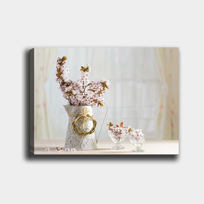 Canvas taulu 70x100 cm - Kaunis vaaleanpunaisten kukkien kimppu koristeellisessa kannusta, Vaaleanpunainen / Vihreä / Valkoinen