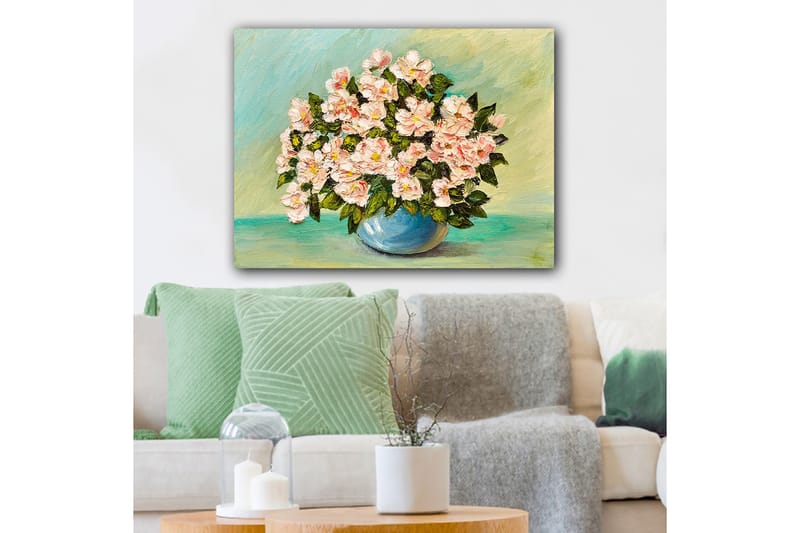 Canvas taulu 70x100 cm - Kaunis vaaleanpunaisten kukkien kimppu sinisessä maljakossa - Vaaleanpunainen / Vihreä / Sininen - Sisustustuotteet - Taulu & taide - Canvas-taulu