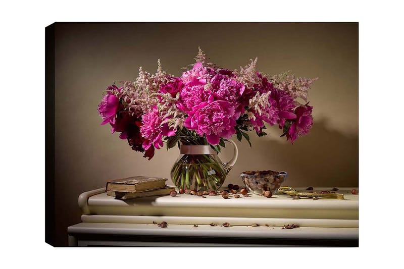 Canvas taulu 70x100 cm - Kaunis vaaleanpunaisten pionien kimppu lasimaljakossa, Vaaleanpunainen / Vihreä / Beige