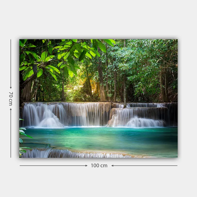 Canvas taulu 70x100 cm - Kaunis vesiputousmaisema rehevän vehreyden ympäröimänä - Vihreä / Turkoosi / Ruskea - Sisustustuotteet - Taulu & taide - Canvas-taulu
