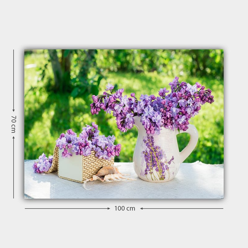 Canvas taulu 70x100 cm - Kaunis violettien kukkien kimppu ruukussa ja korissa - Violetti / Valkoinen / Vihreä - Sisustustuotteet - Taulu & taide - Canvas-taulu